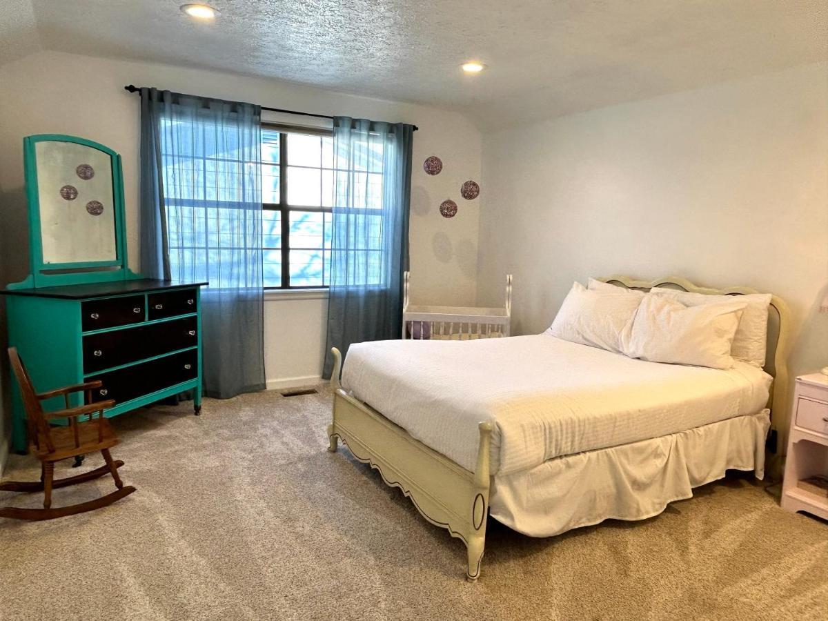 Vila Experience Nirvana With Artwork Collections From Around The Globe Located In Lakewood Neighborhood In Se Boise Next To A Park, Minutes From Bown Crossing And The Boise River, 10 Minutes To Downtown, 4 Beds, Sleeps 8, Pets Welcome In Large Fenced In Y Exteriér fotografie